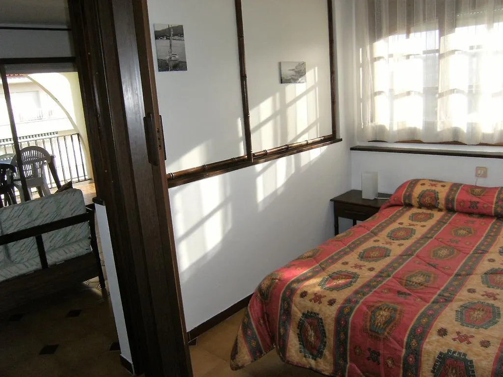 Apartamentos Jademar L'Estartit Apartment